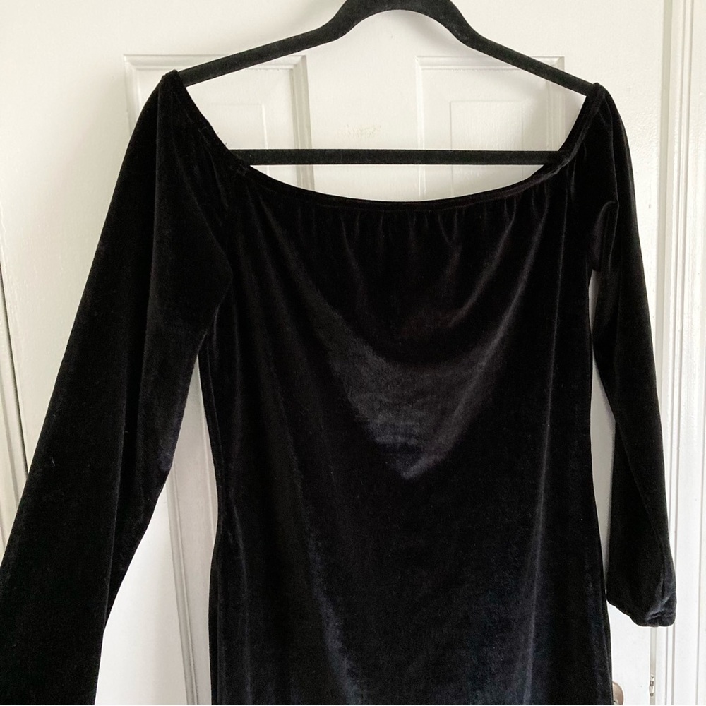 NWT Lily Rosie Girl Black Velvet Off Shoulder Dress, Women’s Size Large Goth - Picture 2 of 4